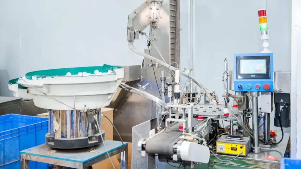 automatic plastic cap manufacturing machine