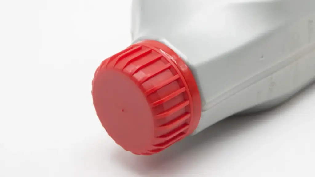 1L motor oil jerry can screw cap close up