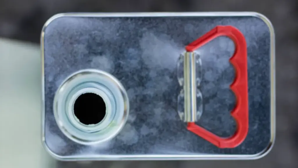 a metal tin can with no plastic spout cap