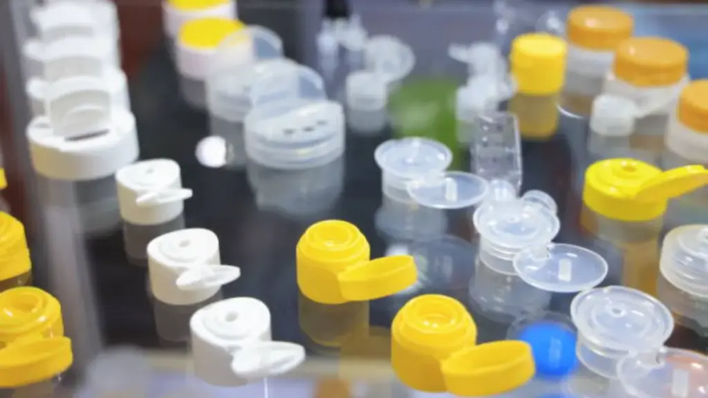 plastic flip top caps